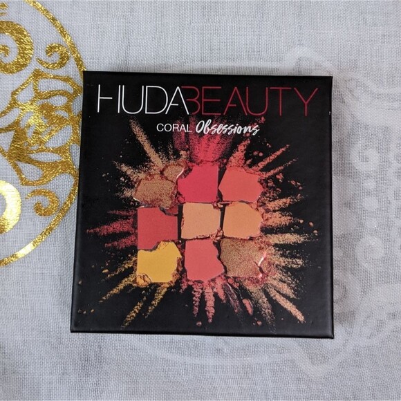 Huda Beauty Coral Obsessions Palette - Picture 4 of 4